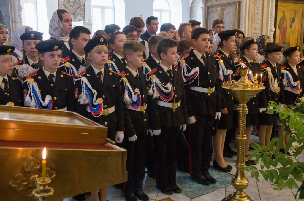 2018-08-28 - 02 Молебен в храме Илии Пророка п. Ново-Синьково на начало учебного год