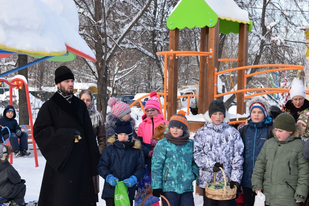 C Рождественской колядой в п. Ермолино. Фото 02
