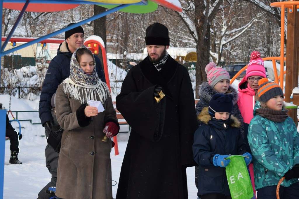 C Рождественской колядой в п. Ермолино. Фото 03