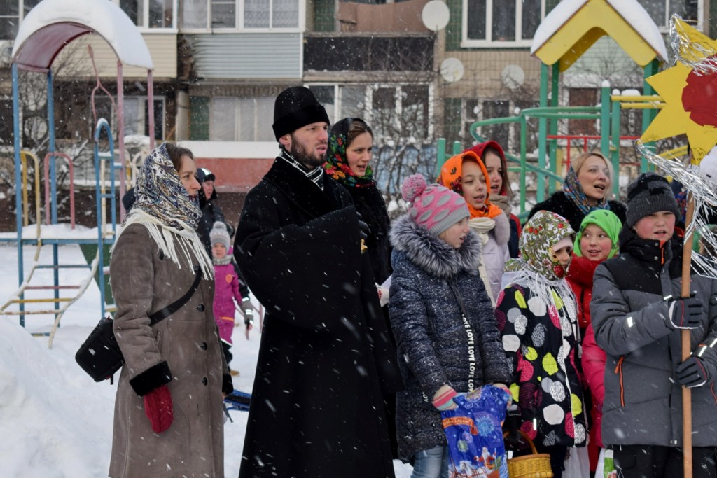 C Рождественской колядой в п. Ермолино. Фото 06
