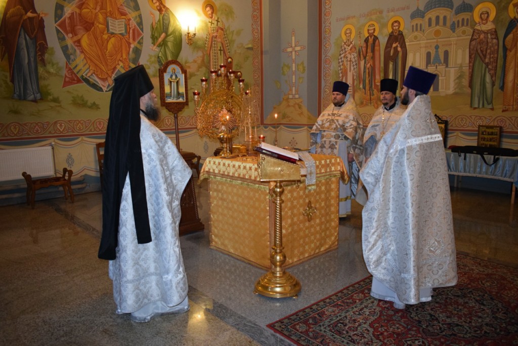 В день празднования Собора Предтечи и Крестителя Господня Иоанна. Фото 01