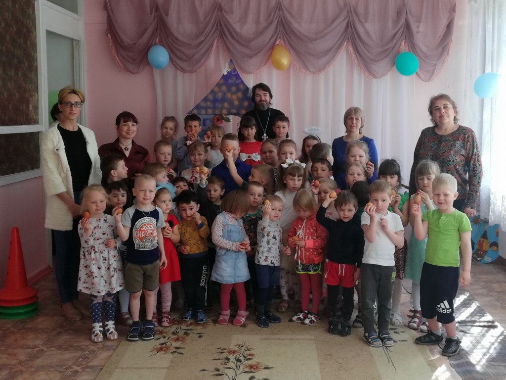 Пасхальный утренник в детском саду -Рябинка-. Фото 03
