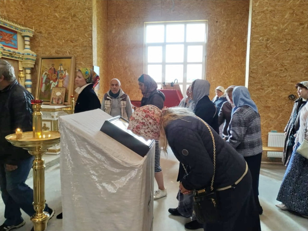 Богослужение в храме в ЖК «Мечта». Фото 03